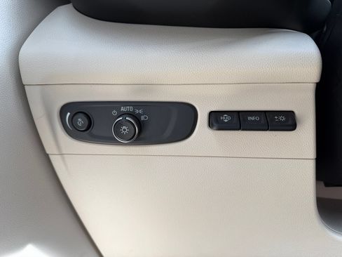 Used 2023 Buick Envision Avenir AWD/4WD image 12