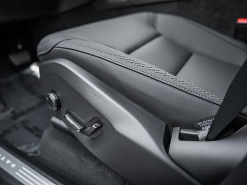 New 2026 Volvo XC90 B6 Plus w/ Protection Package Premier image 34