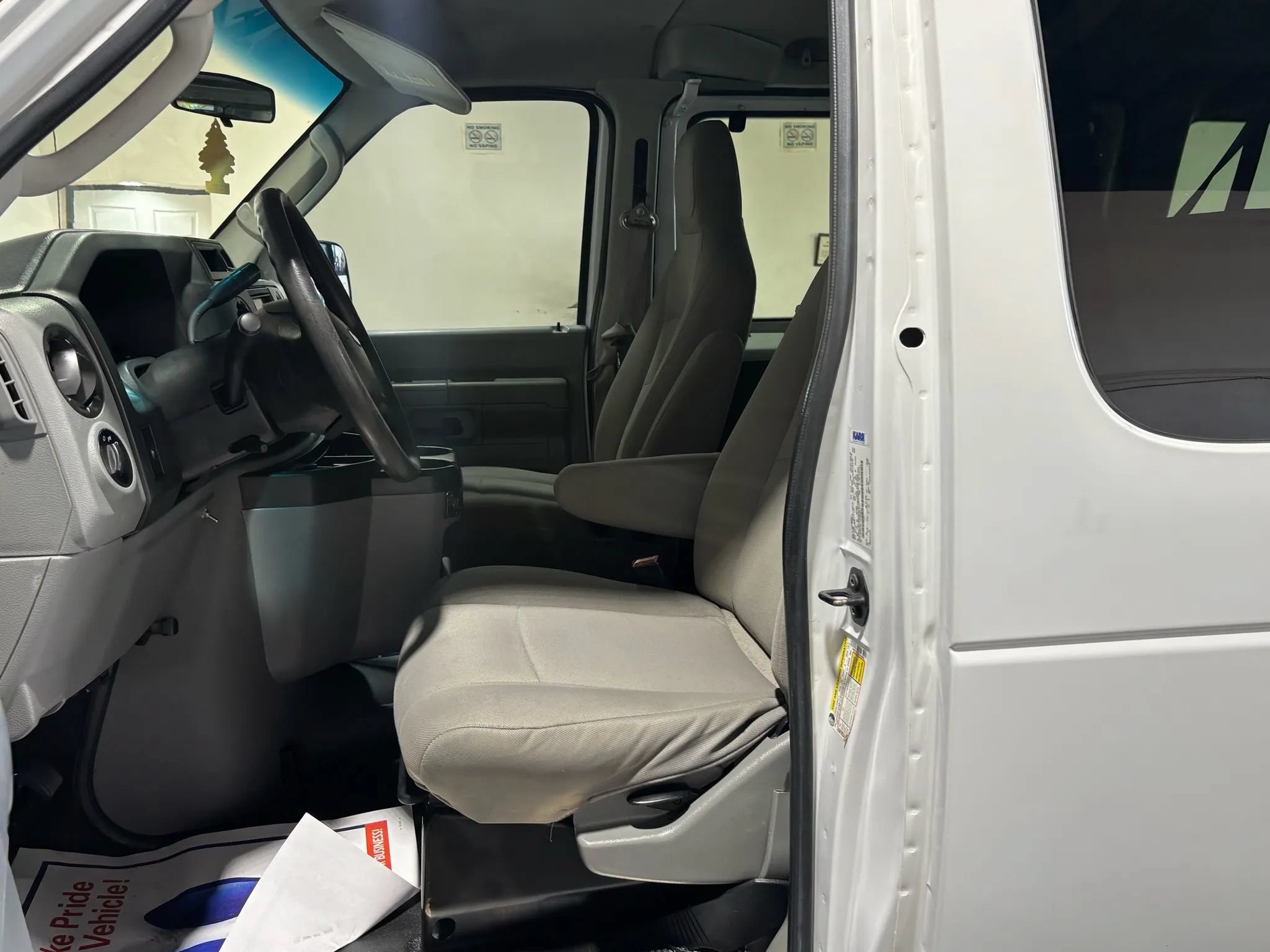 Used 2014 Ford E-350 and Econoline 350 XL RWD image 13