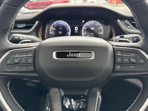 New 2025 Jeep Grand Cherokee Limited w/ Trailer Tow Package image 23