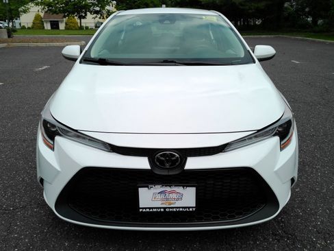 Used 2021 Toyota Corolla L FWD image 3