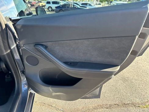 Used 2022 Tesla Model Y Performance AWD/4WD image 34