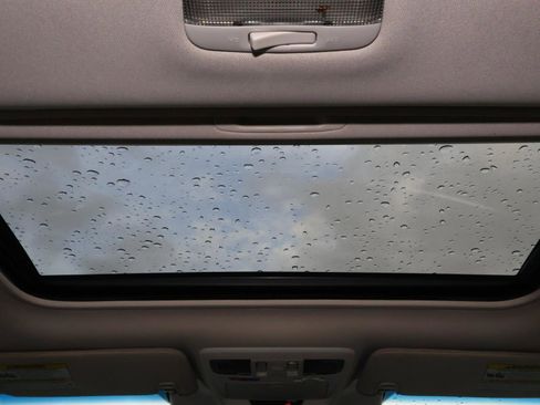 Used 2017 Subaru Outback 3.6R Limited image 12