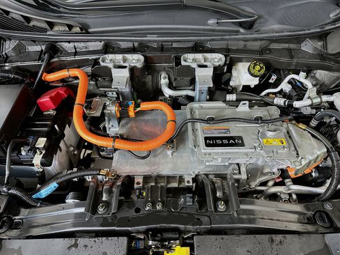 Used 2024 Nissan Ariya AWD image 34