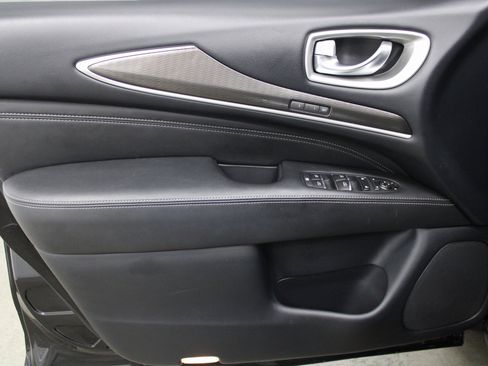 Used 2019 INFINITI QX60 Luxe w/ Essential Package image 12