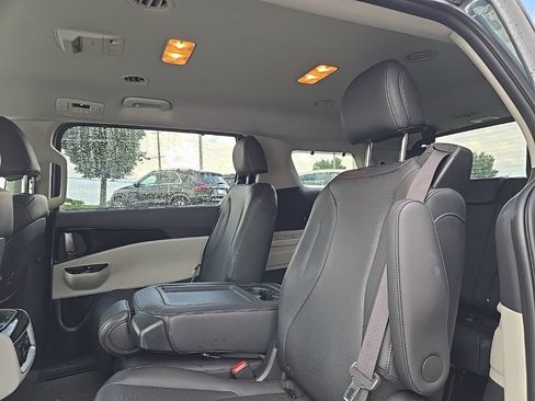 Certified 2024 Kia Carnival SX FWD image 32