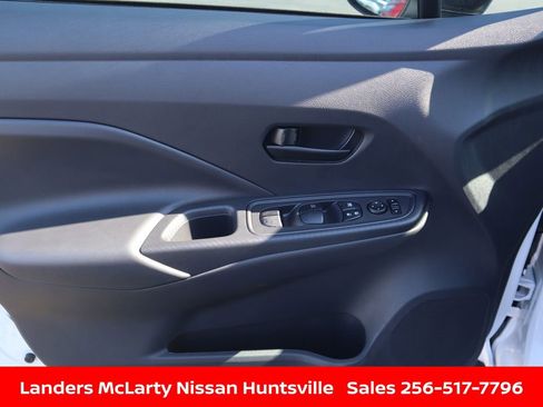 Used 2025 Nissan Versa S w/ Trunk Package image 20