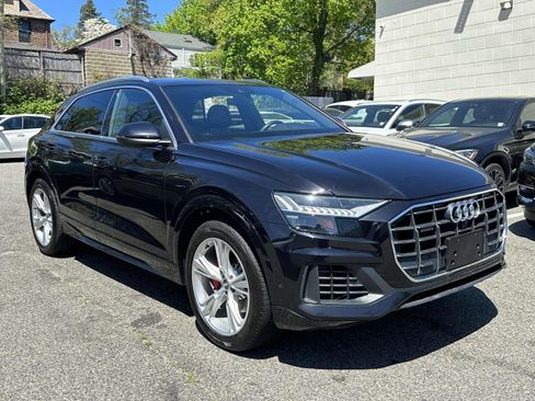 Used 2019 Audi Q8 Premium Plus w/ Premium Plus image 1