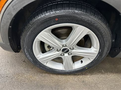 Used 2017 Lincoln MKC Premiere image 19