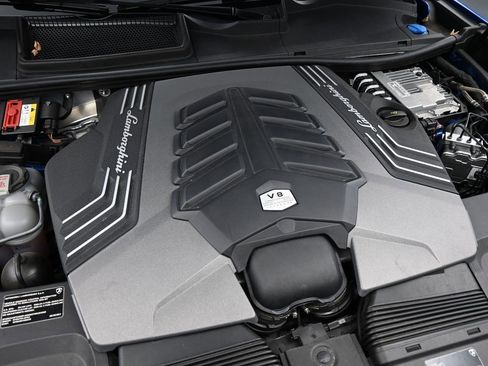 Used 2022 Lamborghini Urus image 37