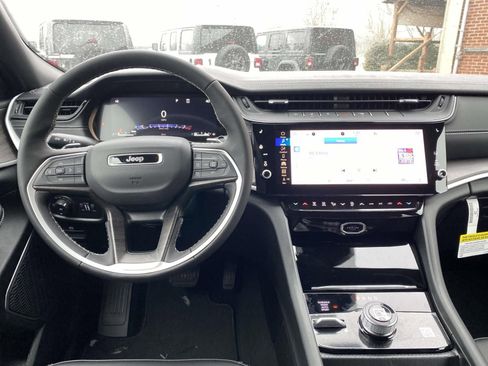 New 2026 Jeep Grand Cherokee Limited image 13