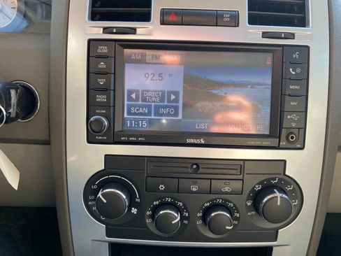 Used 2008 Chrysler 300 C w/ Protection Group II image 13