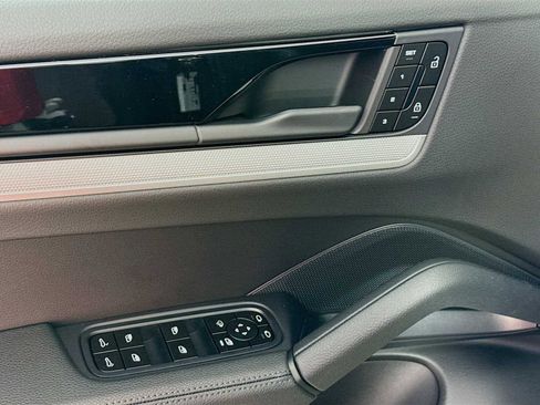 New 2026 Porsche Cayenne S image 14