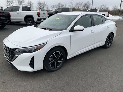 Used 2024 Nissan Sentra SV image 4