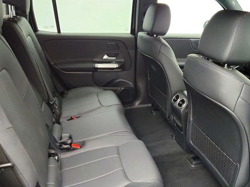 Used 2024 Mercedes-Benz EQB 300 4MATIC image 22