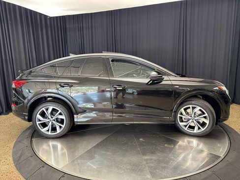 Used 2024 Audi Q4 e-tron Premium w/ Convenience Package image 10