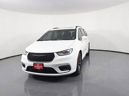 Used 2022 Chrysler Pacifica Limited w/ S Appearance Package AWD/4WD image 33