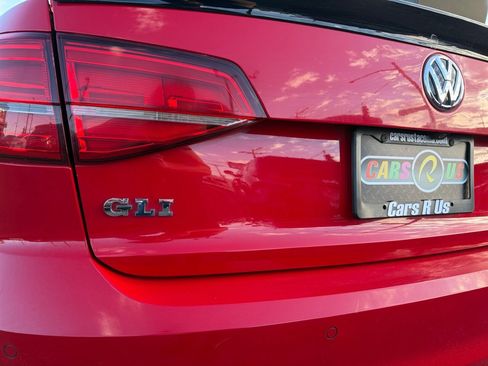 Used 2017 Volkswagen Jetta GLI FWD image 17