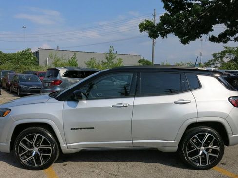 Used 2025 Jeep Compass Limited w/ High Altitude Package AWD/4WD image 6