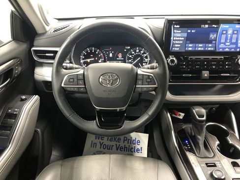 Used 2021 Toyota Highlander Platinum image 15