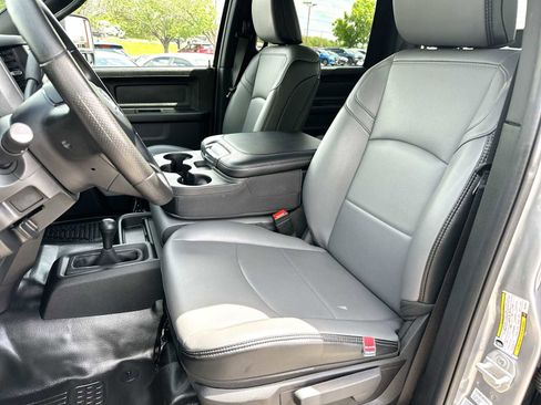 Used 2024 RAM 3500 Tradesman w/ Chrome Appearance Group image 17