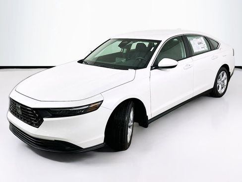 Used 2025 Honda Accord LX image 2