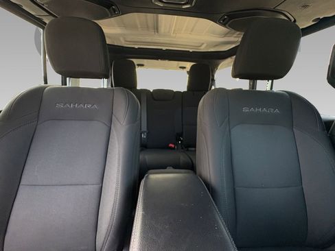 Used 2018 Jeep Wrangler Unlimited Sahara AWD/4WD image 2
