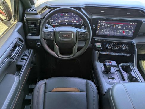 Used 2023 GMC Sierra 1500 AT4 w/ Technology Package AWD/4WD image 15