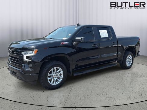 Used 2023 Chevrolet Silverado 1500 RST w/ Convenience Package II AWD/4WD image 2