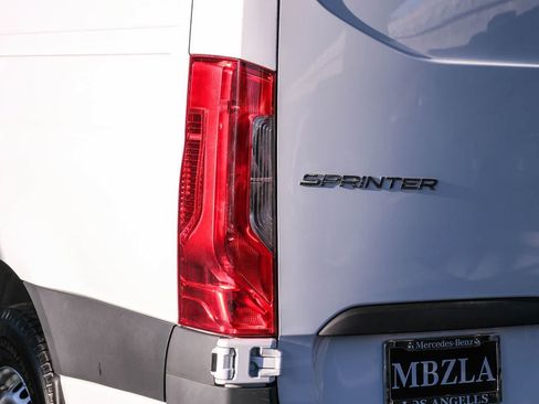 Used 2023 Mercedes-Benz Sprinter 2500 image 7