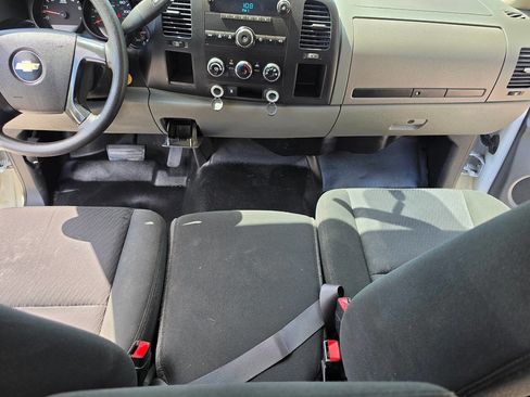 Used 2010 Chevrolet Silverado 1500 W/T RWD image 42