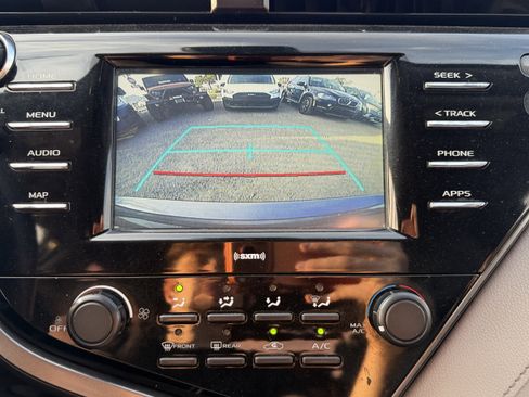 Used 2020 Toyota Camry LE image 15