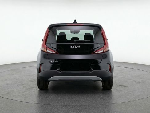Used 2025 Kia Soul LX w/ LX Technology Package FWD image 7