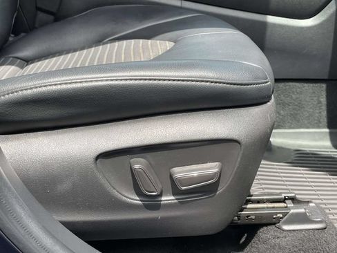 Used 2022 Toyota Highlander XSE AWD/4WD image 33