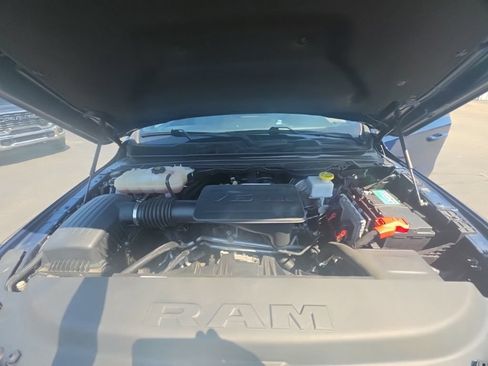 Used 2022 RAM 1500 Big Horn AWD/4WD image 13