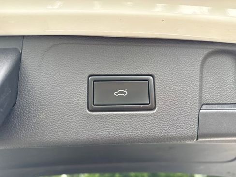 Used 2019 Volkswagen Atlas SEL Premium AWD/4WD image 30