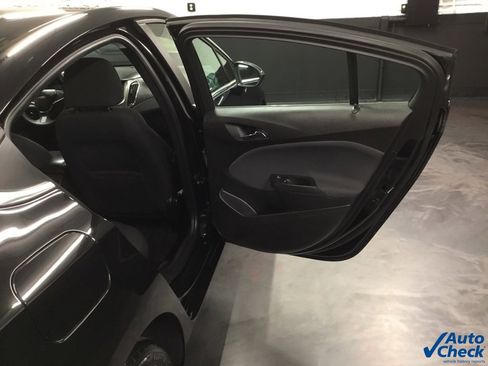 Used 2017 Chevrolet Cruze LT image 34