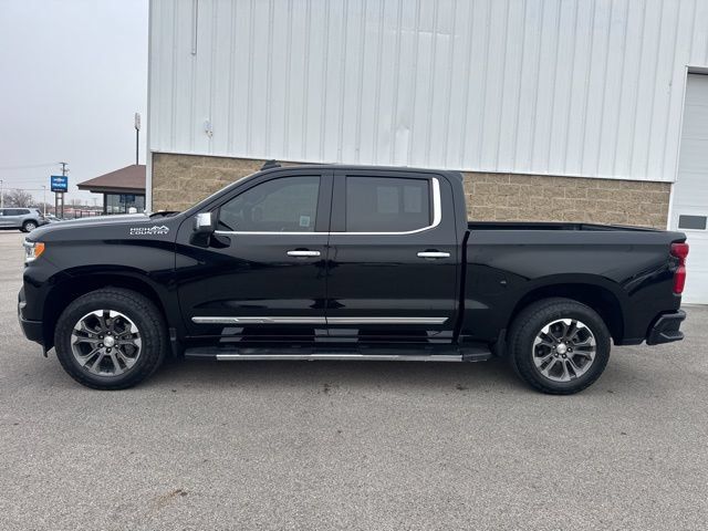 Used 2024 Chevrolet Silverado 1500 High Country AWD/4WD image 3