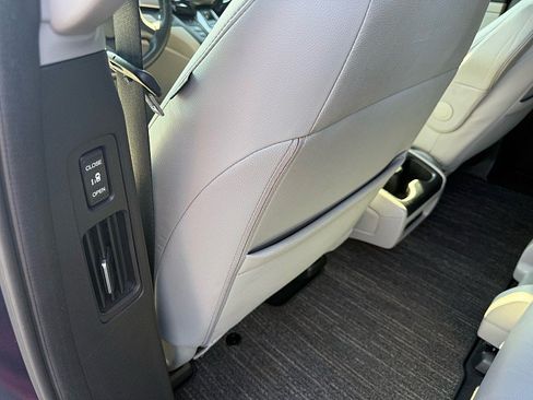 Used 2024 Honda Odyssey EX-L image 19