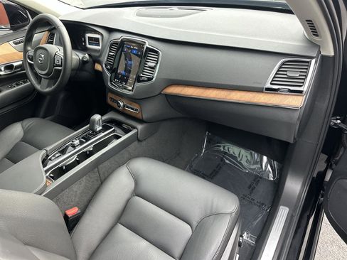 Used 2025 Volvo XC90 B6 Plus w/ Protection Package Premier image 11