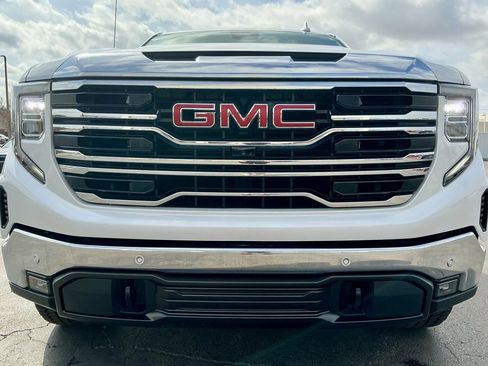 Used 2024 GMC Sierra 1500 SLT w/ SLT Premium Plus Package image 9