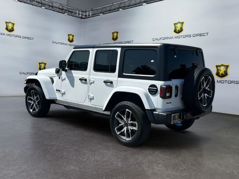 Used 2024 Jeep Wrangler Unlimited AWD/4WD image 3