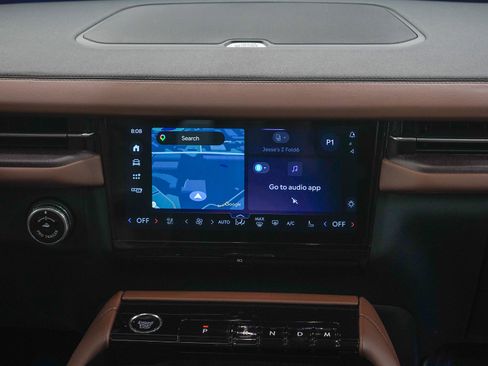Used 2025 Lincoln Navigator Reserve AWD/4WD image 16