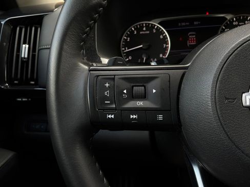 Used 2025 Nissan Pathfinder SV FWD image 35