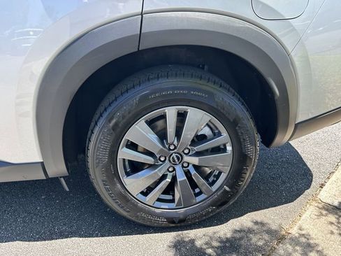 Certified 2025 Nissan Pathfinder SV FWD image 22