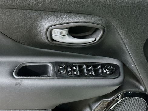 Used 2023 Jeep Renegade Altitude w/ Sun/Sound Group AWD/4WD image 15