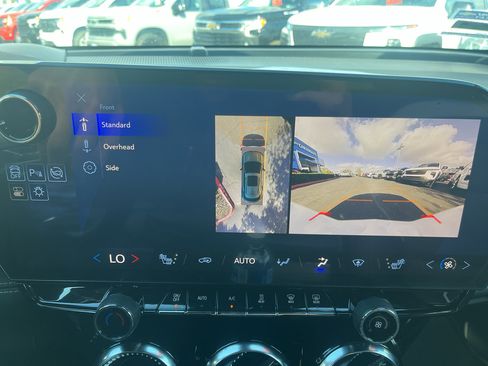 Used 2025 Chevrolet Blazer EV LT image 24