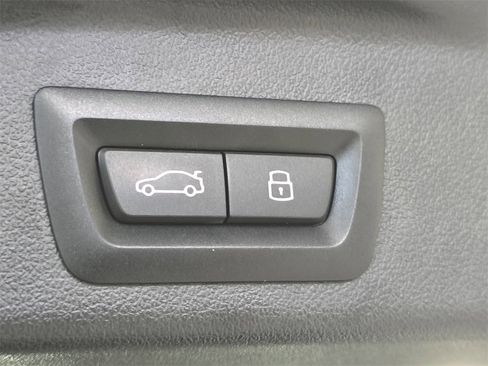 Used 2023 BMW X5 xDrive45e w/ M Sport Package image 26