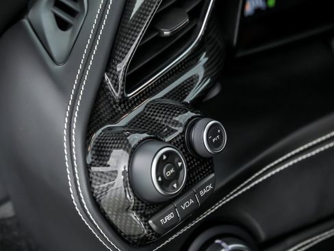 Used 2016 Ferrari 488 Spider RWD image 33