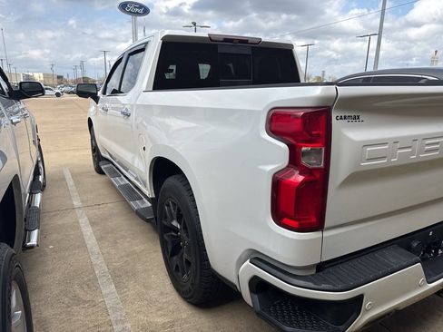 Used 2019 Chevrolet Silverado 1500 High Country w/ Technology Package image 7